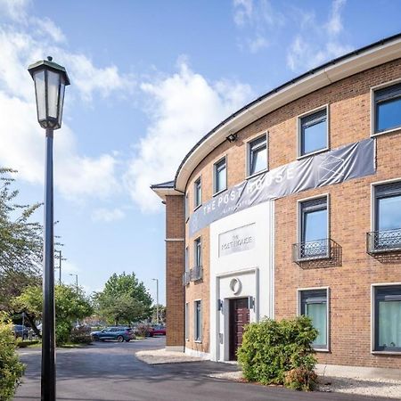 The Post House One By Fortuna Property Gloucester Eksteriør billede