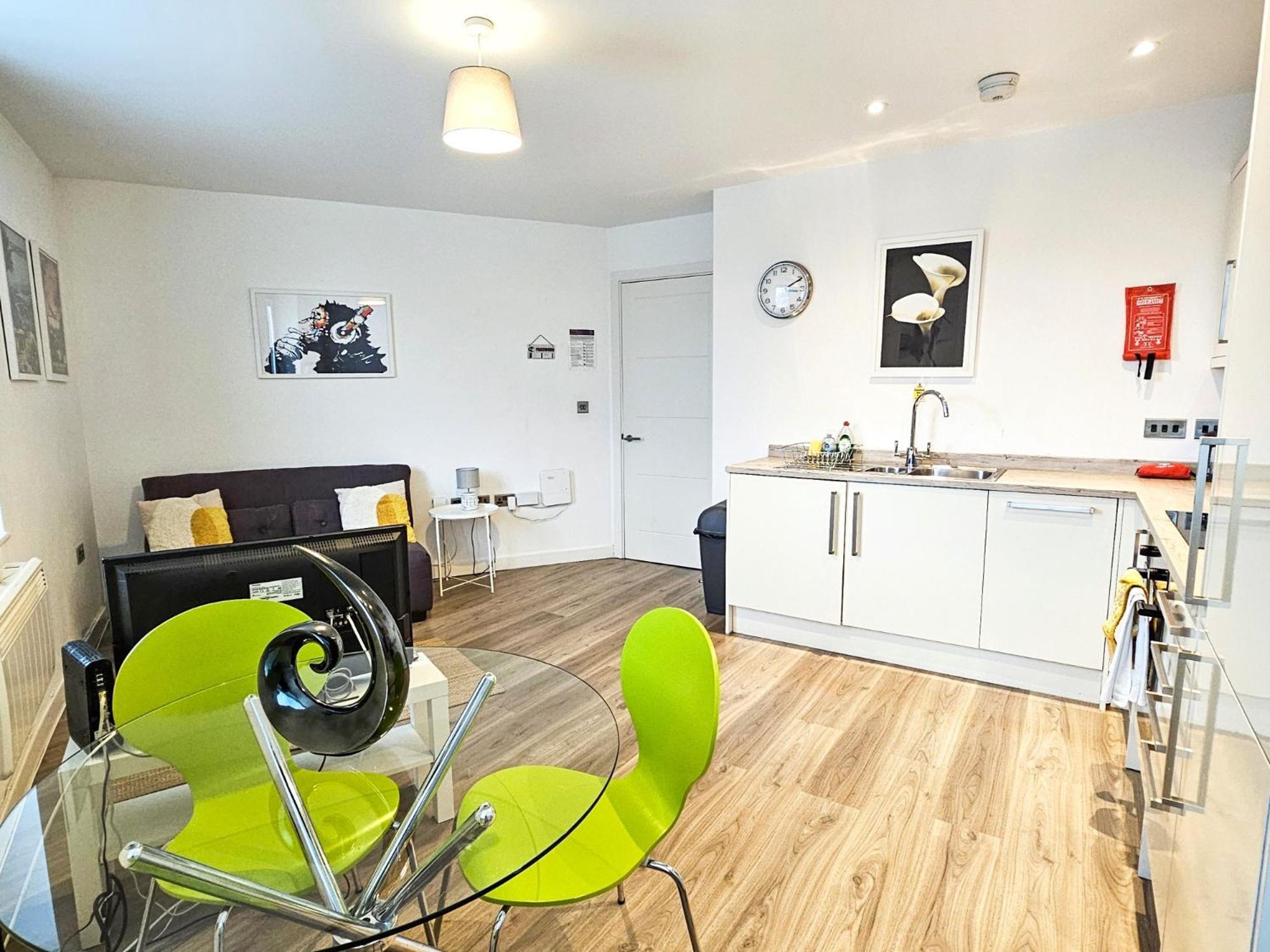 The Post House One By Fortuna Property Gloucester Eksteriør billede