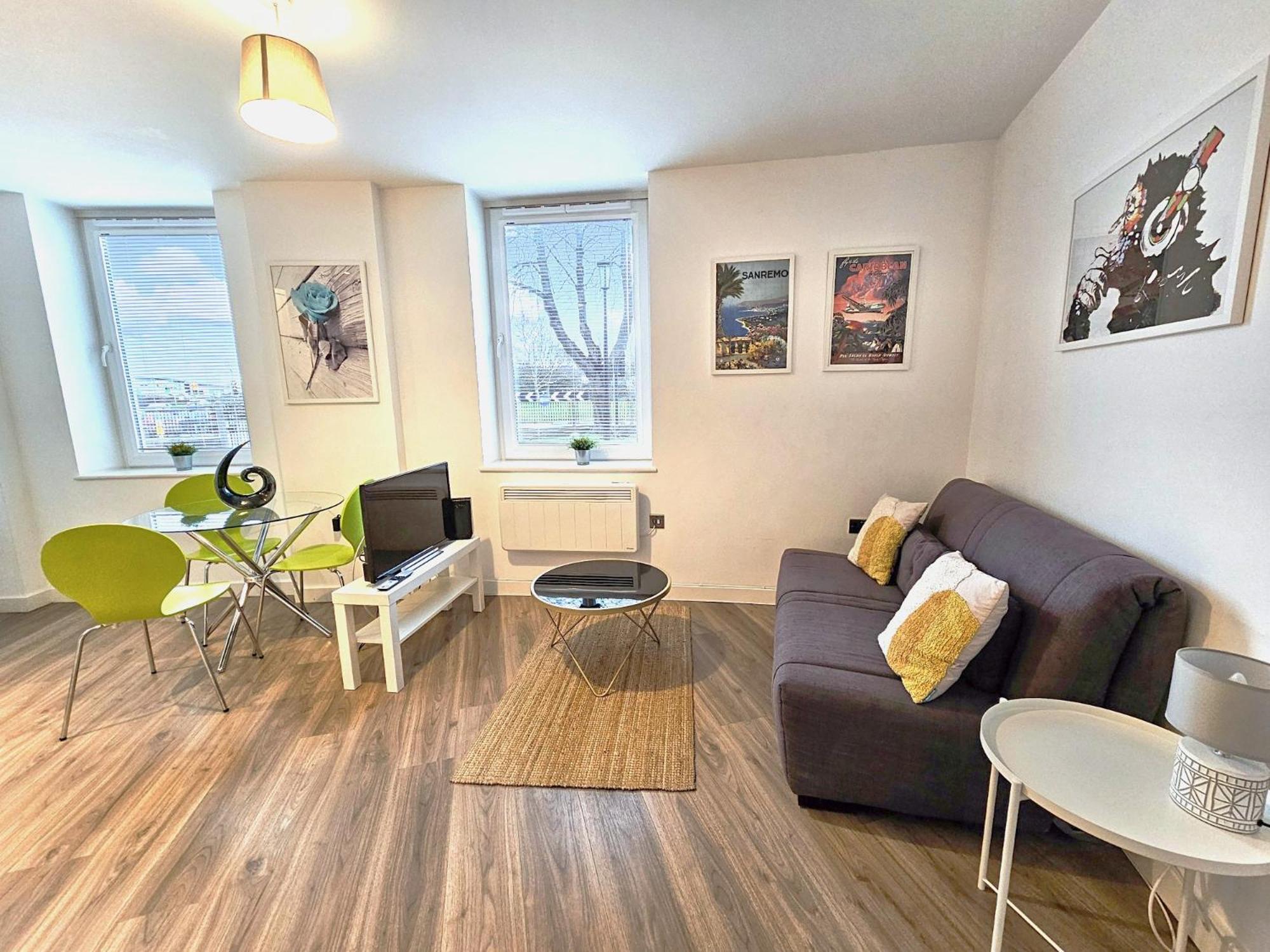 The Post House One By Fortuna Property Gloucester Eksteriør billede