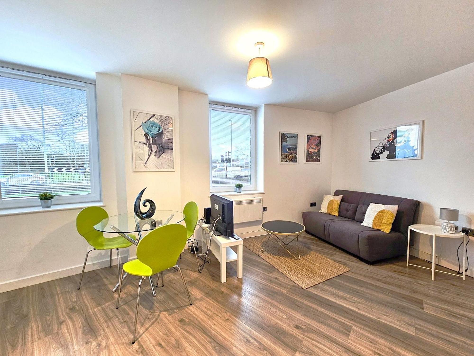 The Post House One By Fortuna Property Gloucester Eksteriør billede